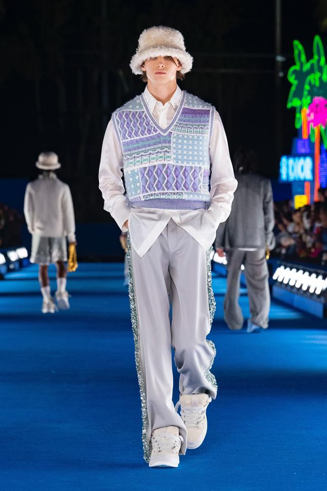 r是什么牌子衣服，r是什么意思（<Dior>洛杉矶2023年春季男装胶囊系列）