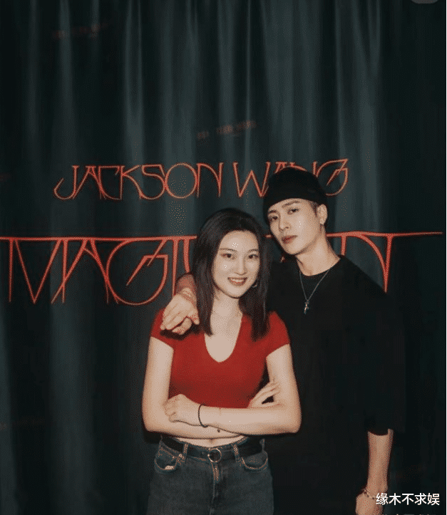 王嘉尔个人资料，王嘉尔国籍到底哪的（知情人曝其正努力学外语）