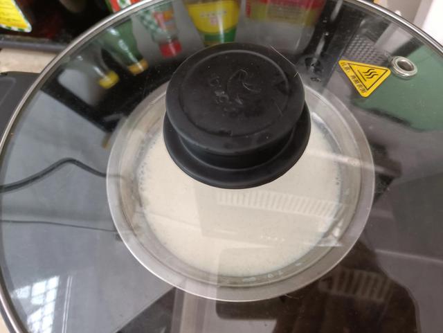 车厘子水果双皮奶的制作方法，车厘子和牛奶怎么做（懒人版自制双皮奶）