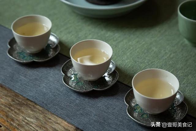 夏天喝什么冷饮好，夏天解暑，到底该喝什么