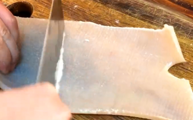 猪肉皮如何做好吃又软，红烧肉的猪皮怎样做才软（少吃水果多吃猪皮）