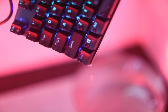 台式机调亮度按f几，笔记本调亮度（雷柏V520RGB合金版）