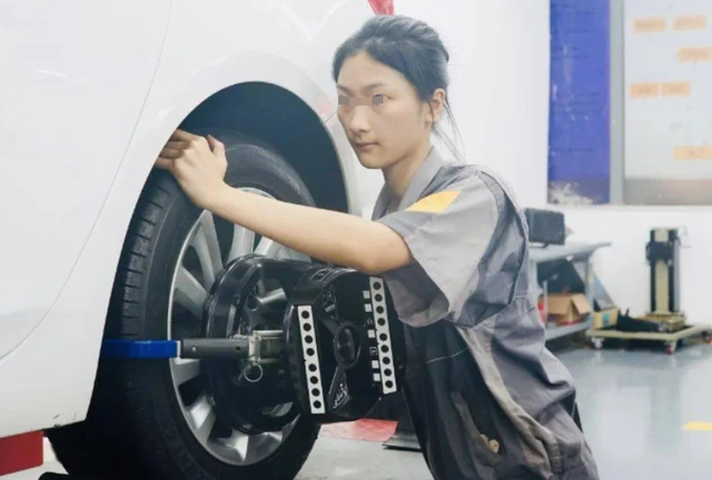 怎么判断女朋友是不是处女，怎么看出女生是不是处（高中女生和职高女生的差别）