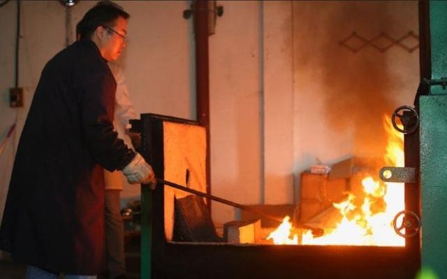 什么是尸油，什么是尸油口红（什么是“尸油”）