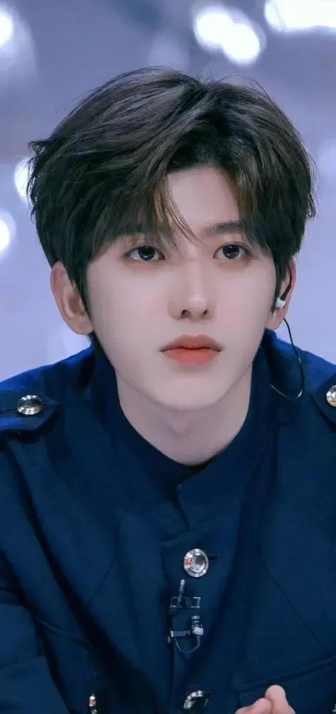 2021年中国内地男明星人气排行 top10 哪位哥哥你更爱呢