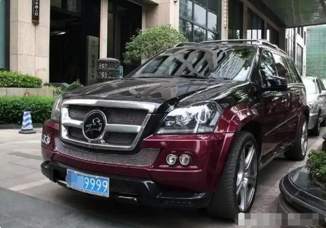 车标是一匹奔跑的马是什么车，车标是一只奔跑的马（车标带“马”的豪车）