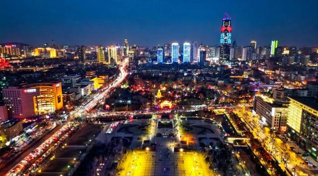 济南旅游攻略必去景点夜景，一定要走进她的夜