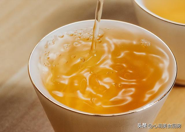 买茶叶时应该注意哪些事情，去茶叶市场买茶叶需要注意什么（选购茶叶的注意事项有哪些）