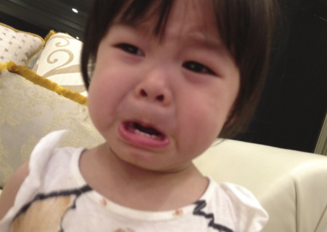 老是爱哭控制不住情绪怎么办，老是爱哭控制不住情绪怎么办13岁（让孩子心情好、情商高）