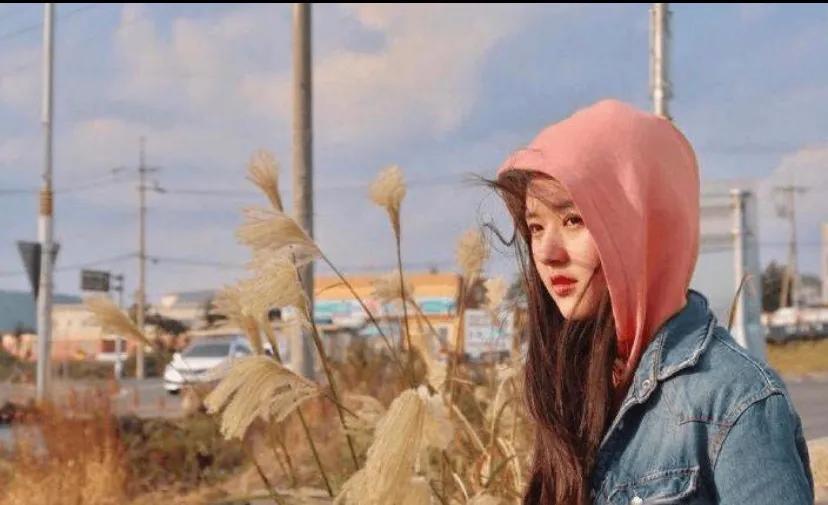 qq空间个人资料，怎样申请开通qq空间（原来当年QQ空间的照片就是她）