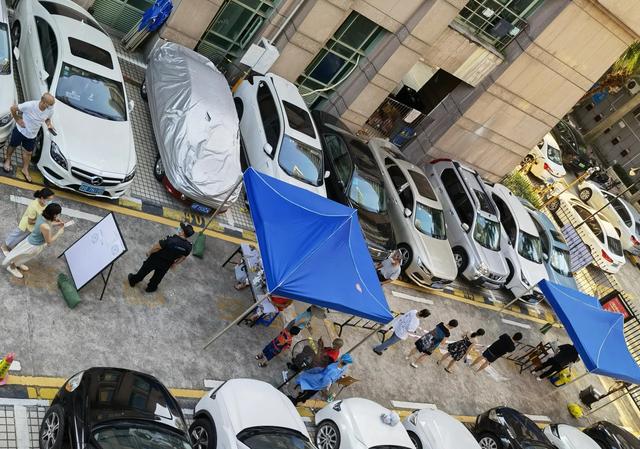 暂停按钮与停止按钮的区别，开始暂停按钮（暂停键下的小区生活）