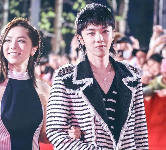 华晨宇与张碧晨，华晨宇与张碧晨事件解析（两次亲子鉴定照曝光女方不悦）
