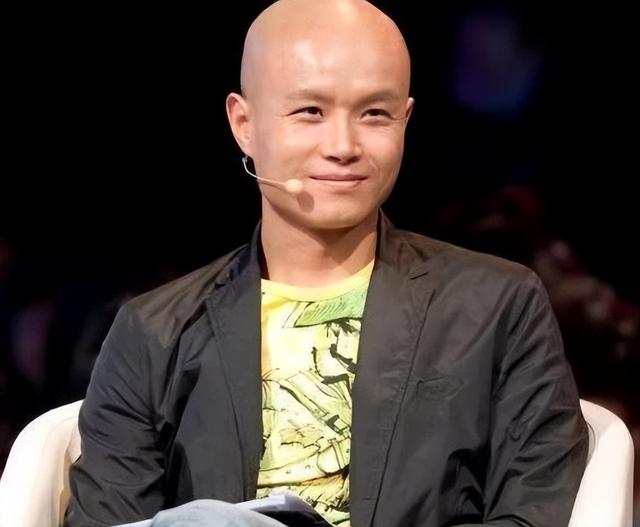 一瓶白酒，一颗“蛋蛋”，“人生导师”乐嘉的毁灭史