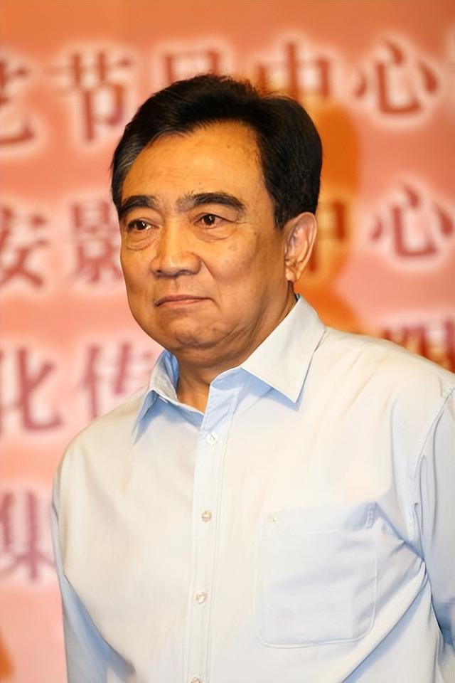 鲍国安宋江，鲍国安宋江图片（“曹操”鲍国安的“消失”）