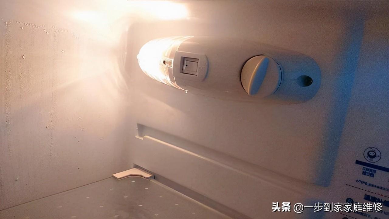 冰箱冷藏室排水孔堵塞怎么疏通（冰箱出水孔堵了清理妙招）