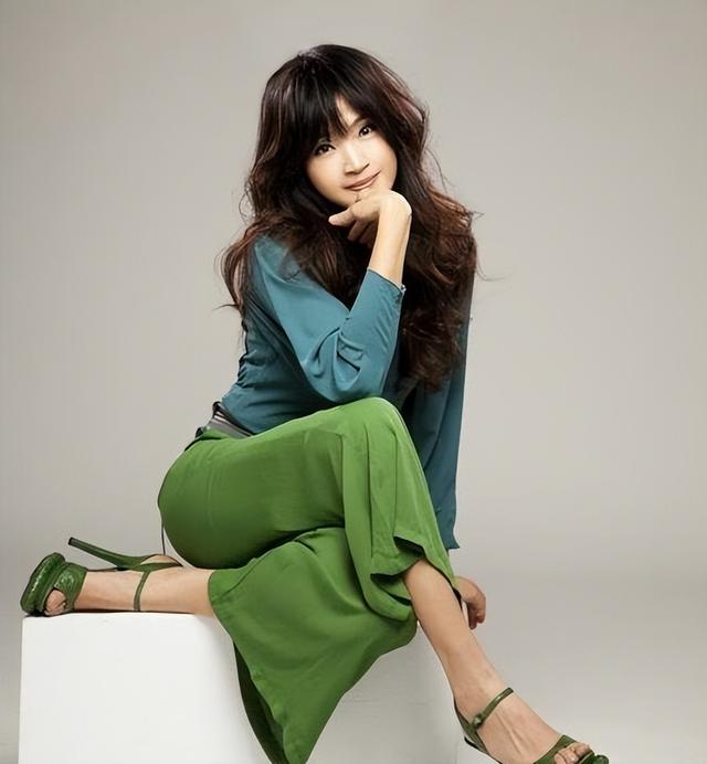 九十年代流行歌曲，九十年代流行歌曲大全100首歌（90年代昙花一现的10位玉女歌手）