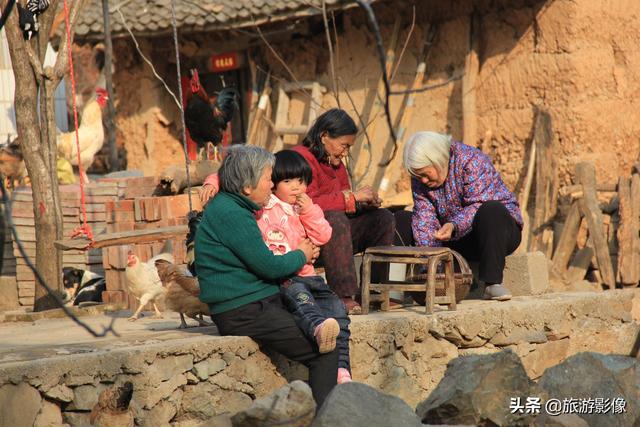 望着白云思故乡，白云深处有人家