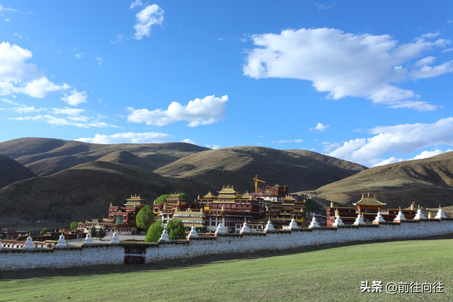 墨石公园属于哪个县城，墨石公园简介（必驾木格措墨石公园圣地理塘）