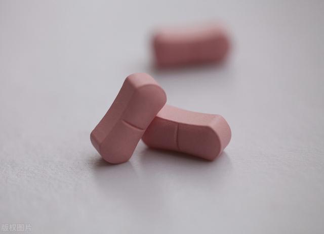 好喜欢你歌词，懂你是写给谁的歌曲（他平平无奇的表演你看腻了吗）