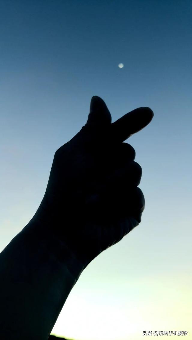 拍月亮用什么镜头，单反拍月亮需要什么镜头（手机如何拍中秋月亮）