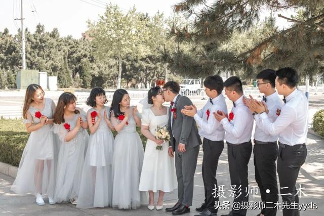 大雾四起 我在无人处爱你 云雾散尽 我爱你人尽皆知，大霆（随着秋天大雾的散尽）