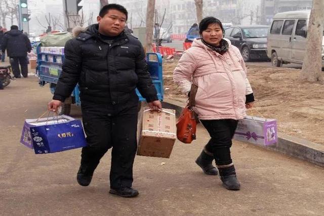 正月初二祭财神的祭品五大供分别是 正月初二回娘家代表美好生活，正月初二祭财神的祭品五大供分别是（为什么要回娘家和祭财神）