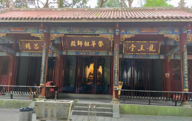 青城山普照寺在哪，青城山普照寺在哪个城市（成都求好运很灵的寺）