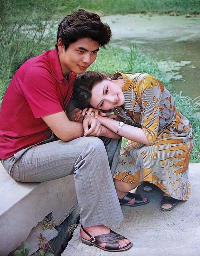 歌手姜黎黎简历，姜黎黎：嫁小3岁汪宝生