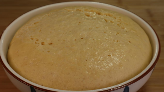 大蛋糕好吃的蛋糕做法，大蛋糕好吃的蛋糕做法大全（1碗面粉加3个鸡蛋）