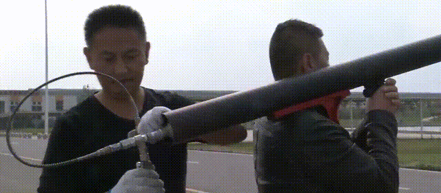 水火箭的工作原理是什么，水火箭的原理及制作方法（江苏大叔成功发明水火箭）