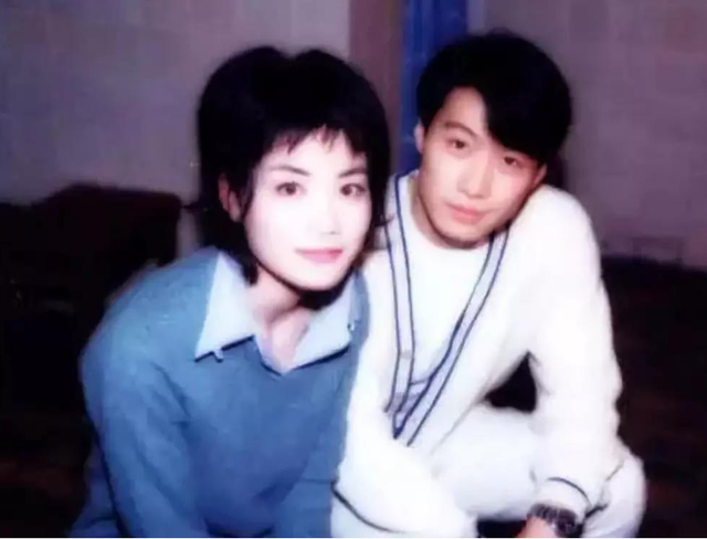 黎明女粉合照，流水的女神。盘点百搭天王黎明和美女们的合照。