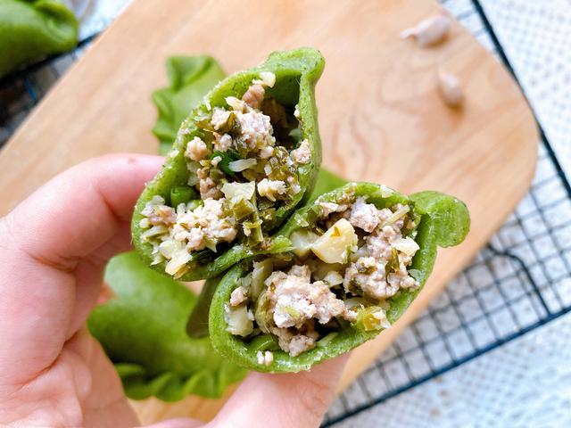 艾叶和艾草一样吗，干艾叶和湿艾叶功效一样吗（哪一种是你心中最好的味道）