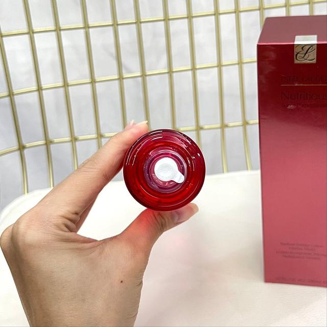 雅诗兰黛红石榴水，雅诗兰黛红石榴水滋润型的功效（雅诗兰黛红石榴水）