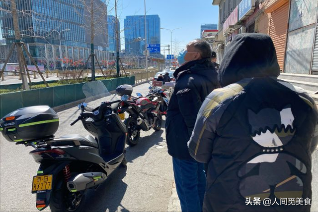 北京排名第一的炸鸡，已经火了27年，7口锅不停做也不够客人吃