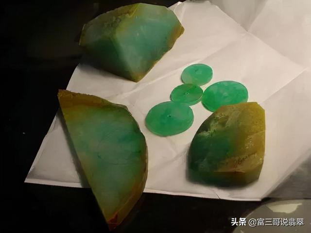 翡翠原石切割技巧，翡翠原石切（翡翠原石怎么切最合理）