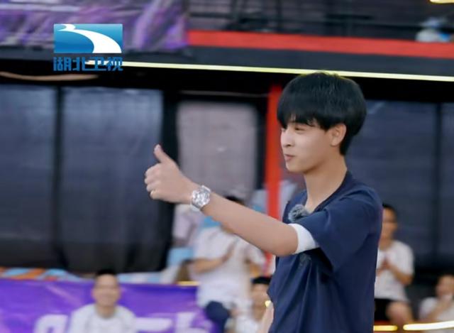 高端逗比的情侣网名，高端逗比的情侣网名原耽（秦霄贤哈妮克孜cp感十足）