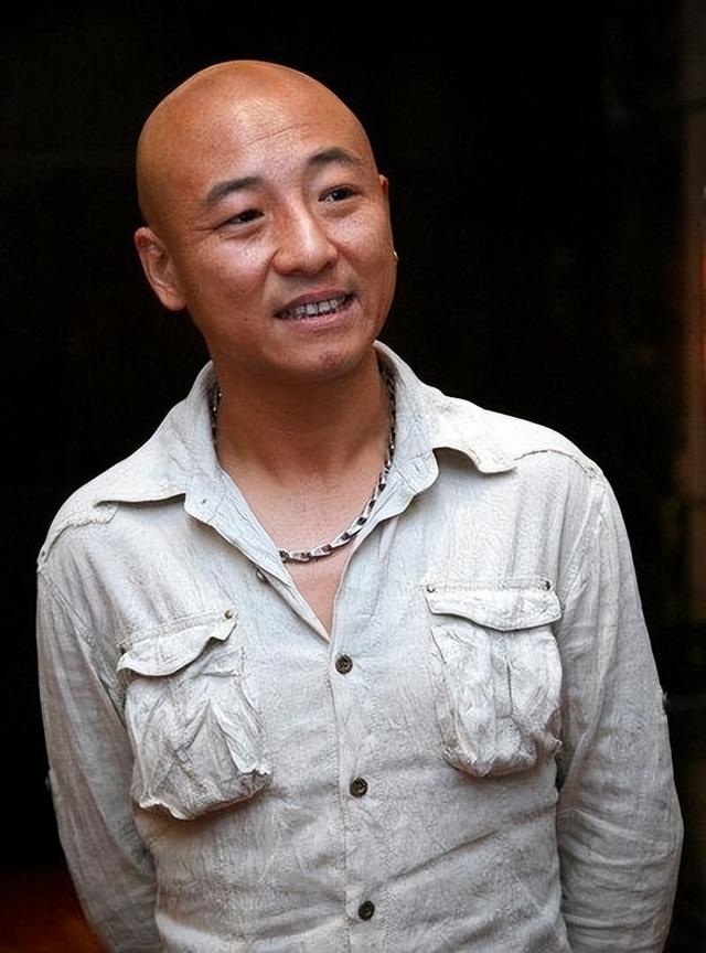 周晓鸥个人资料，周晓鸥在哪部电影中演的拉菲（与前妻离婚后以亲人相称）