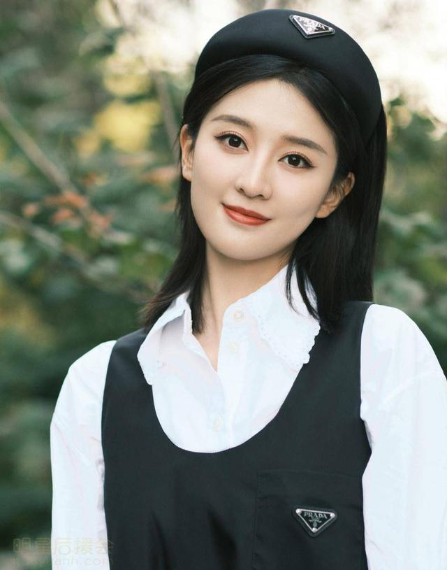 李庚希在哪上大学，李庚希哪个大学毕业的（低情商边程北电第一,李庚希落榜没读大学,艺考后鲜肉小花命运如何）