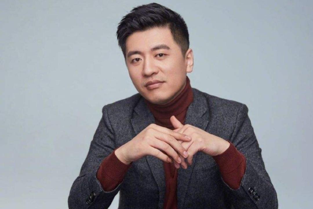 张雪峰哪个学校研究生（张雪峰靠）