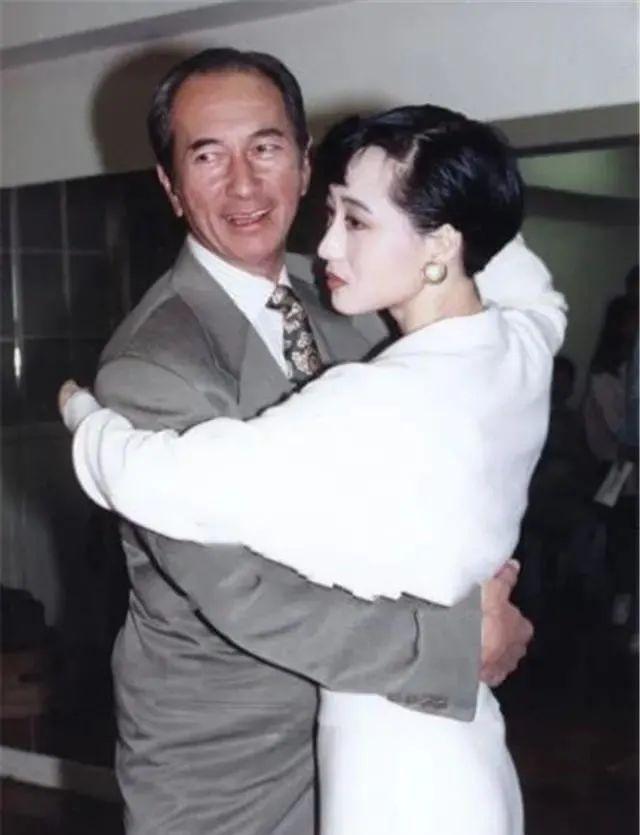 李连杰的真实身份轰动全，李连杰的真实身份轰动全国 localhost（如今甘愿把20亿资产给利智）