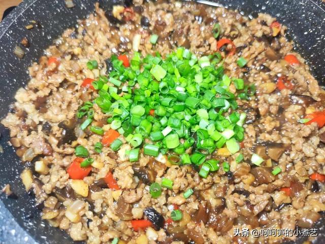 香菇肉酱的正确方法，香菇肉酱的制作方法窍门（自制酱香浓郁的香菇肉酱）