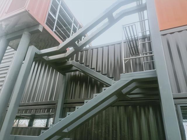 集装箱制造厂家，集装箱板房生产厂家（争做中国集装箱房屋行业领跑者）