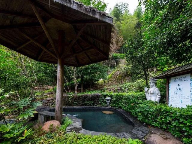 江西有哪些地方可以泡温泉，江西哪里可以泡温泉的地方（夏季避暑季——江西15家最火温泉绝对不可错过）