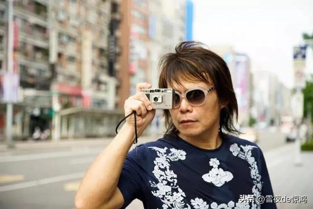 所有花都为你开，所有花都为你开是哪首歌的歌词（伍佰的《再度重相逢》是不是写错了）