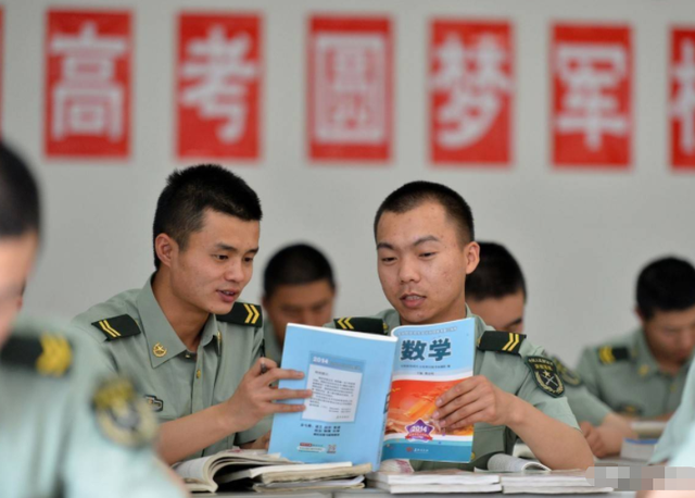 国防科技大学和国防大学的区别，国防大学和国防科技大学的区别是什么（考上一档就是“国家的人”）