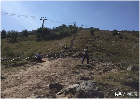 东灵山在哪里，谁见过北京的最高峰东灵山顶