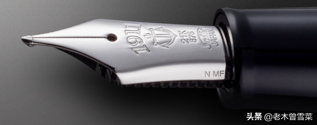 钢笔怎么换墨囊（从零开始用钢笔~钢笔入门指导篇）