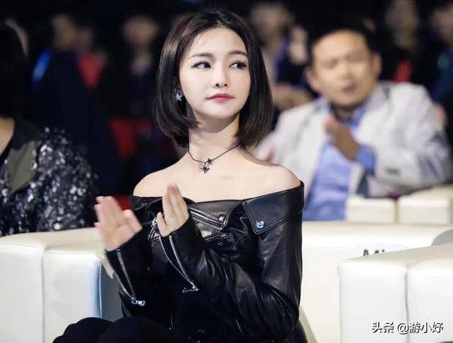 I miss you./小妤，instagram下载（Miss水手服扮相破圈成功图片）