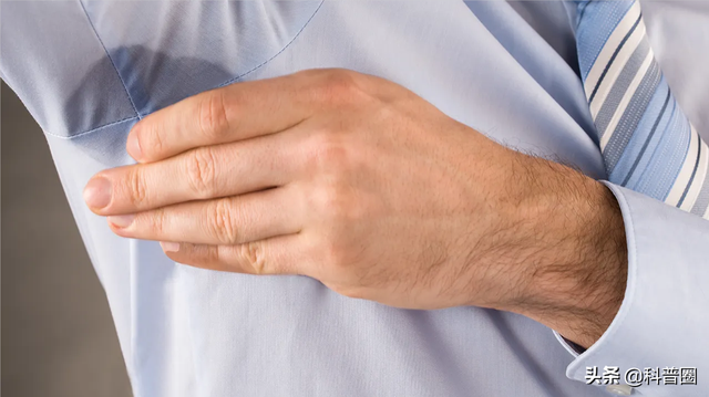 狐臭是怎么引起的，女生狐臭是怎么引起的（科学证实：有狐臭正常）