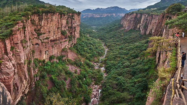 举起手来拍摄地，举起手来拍摄地郭亮村介绍（悬崖上有隐秘古村）